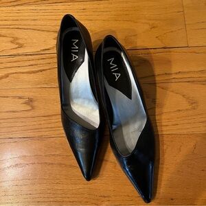 MIA Women's Black Pointed Toe Kitten Heels